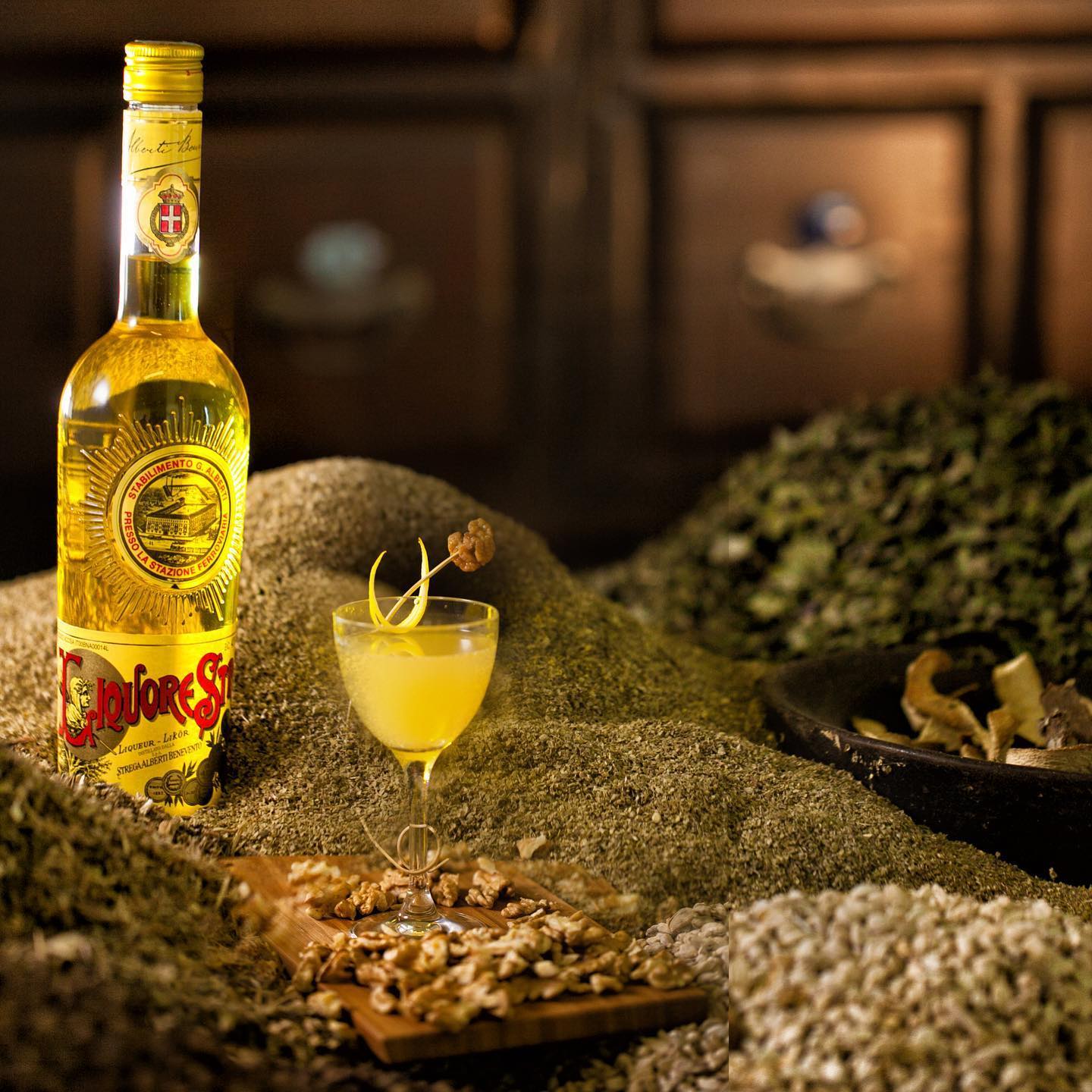 Johs M Klein importerer din likør